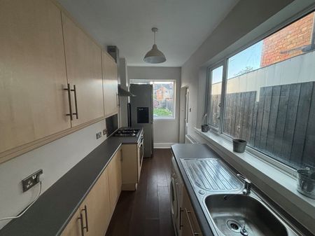 Hall Street - Photo 4