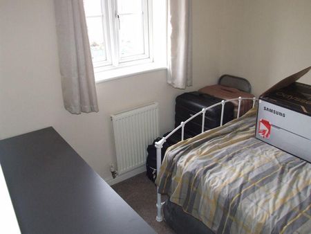 3 bedroom terraced house to rent - Photo 3