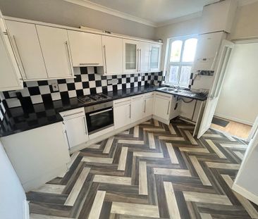 3 bedroom terraced house to rent - Photo 6