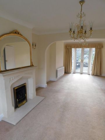 3 bedroom semi-detached house to rent - Photo 2