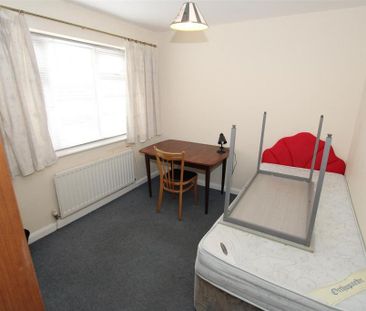 4 bedroom private hall to rent - Photo 4