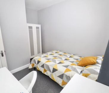 3 bedroom end of terrace house to rent - Photo 6