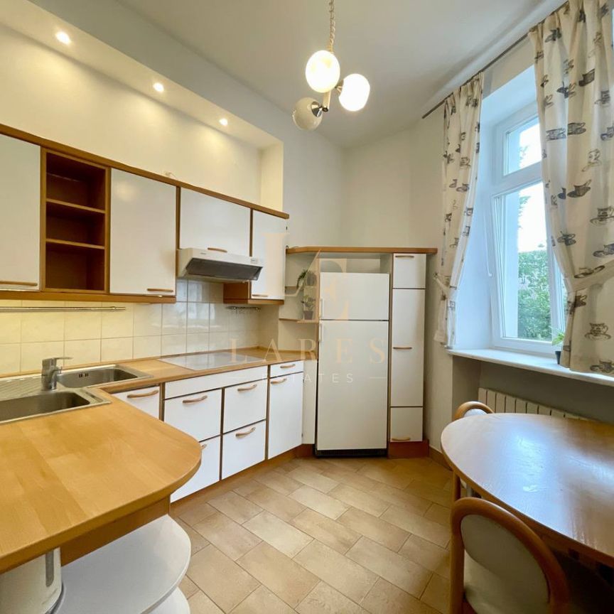 Zabytkowa kamienica | Balkon | Wysokie sufity - Фото 1
