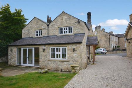 4 bedroom detached house to rent - Photo 4