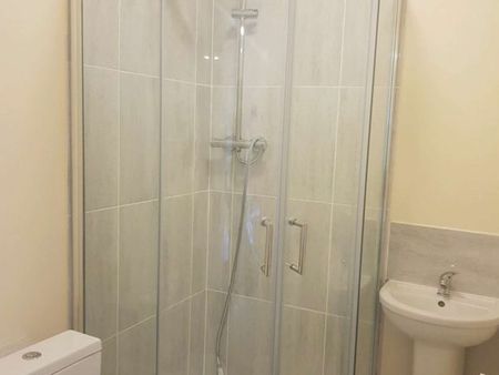 Lovely New Ensuite Bedroom For Rent - All Bills Inc & No Deposit !! Room 4 - Photo 5