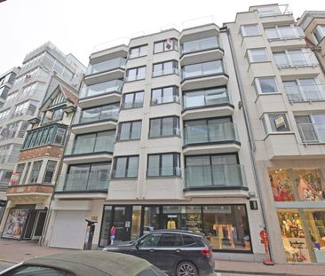 Appartement gelegen in hartje Zoute, op enkele passen van de Zeedijk - Photo 3