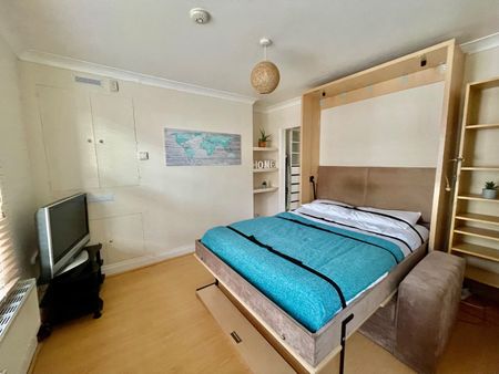 1 Bed Flat, William Street, RG1 - Photo 2