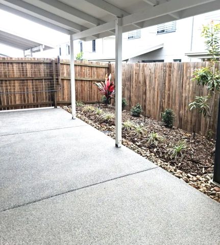 “AVAILABLE 08/11/2025 - 4 BEDROOM- 2 BATHROOM FULLY DUCTED AIR-CONDITIONED TOWNHOUSE” - Photo 5