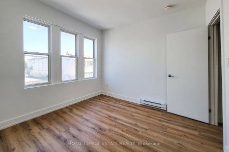 1052 Barton Street E #1 - Photo 3