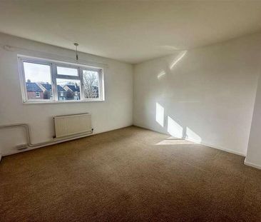 Southampton Hill, Fareham, PO14 - Photo 1