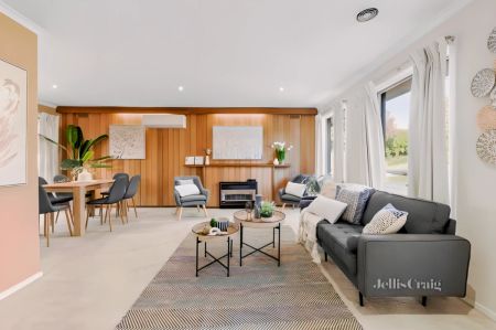 3 Bed, 1 Bath - Photo 2