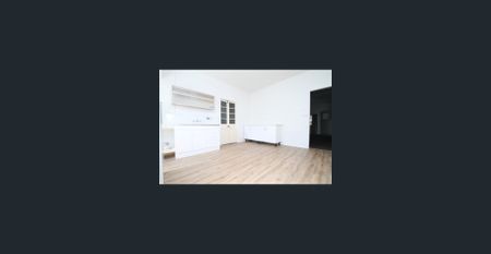 Charming 2-Bedroom Home in Quiet Location - Photo 2