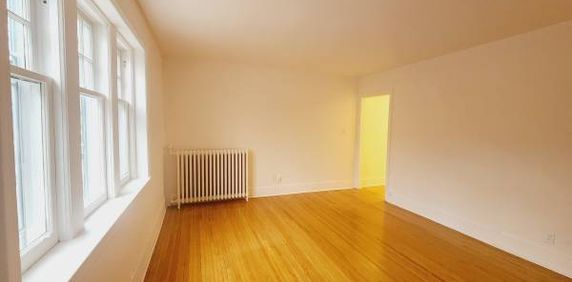 Large 1 Bedroom Apartment For Rent Downtown Toronto-Rosedale - Photo 2