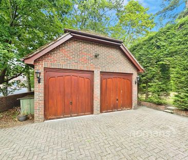 4 bedroom detached house to rent - Photo 2