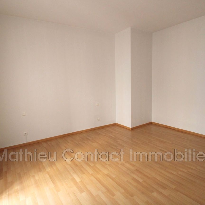 Ecusson, Location appartement 5 pièces 124 m² - Photo 1