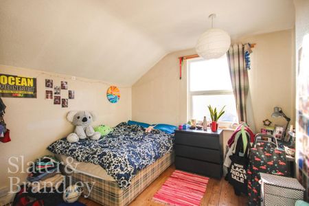 6 bedroom semi-detached house to rent - Photo 5