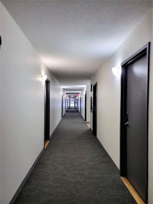 1700 Boulevard Lévesque Est, Laval, QC - Photo 1