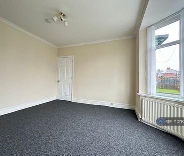 3 bedroom semi-detached house to rent - Photo 2