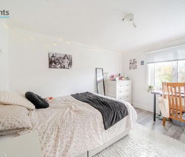 6 bedroom terraced house to rent - Photo 3