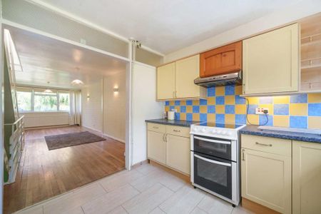 3 bedroom terraced house to rent - Photo 2