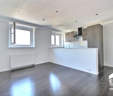 Molenbeek - Duplex - 2 Chambres - Photo 1