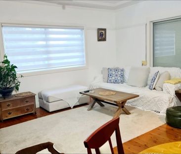Revesby - Photo 1