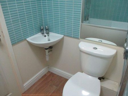 2 bedroom terraced house to rent - Photo 5