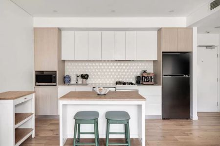 Stylish One-Bedroom Apartment in Lewisham - Photo 3