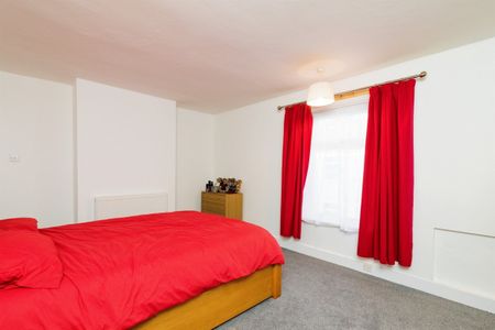 Melbourne Road, LOWESTOFT - Photo 3