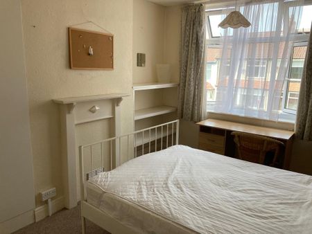 4 Bed End Terrace, Sandling Avenue, BS7 - Photo 2