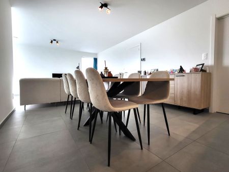 Prachtig gelijkvloers-appartement 95m² van 2017 met ruim terras en autostaanplaats, veel lichtinval! - Photo 3