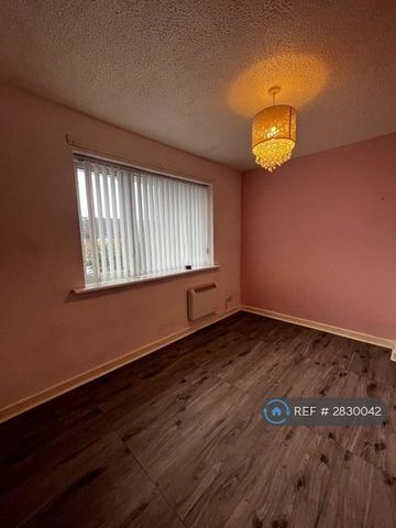 2 bedroom semi-detached house to rent - Photo 3