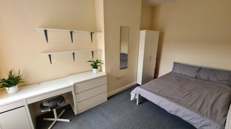 5 bedroom terraced house to rent - Photo 2