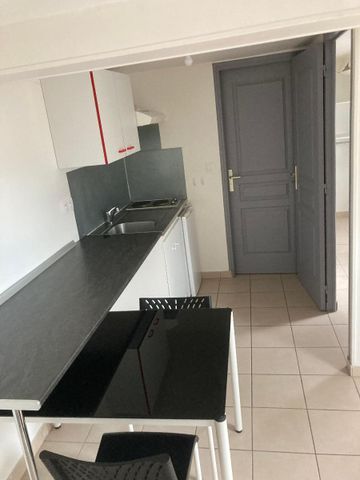 Location Appartement 2 pièces 18m² CLERMONT FERRAND 63000 - Photo 3