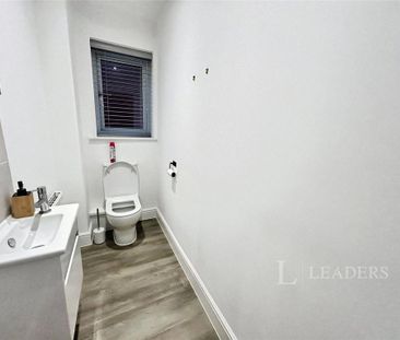 2 bedroom semi-detached house to rent - Photo 5