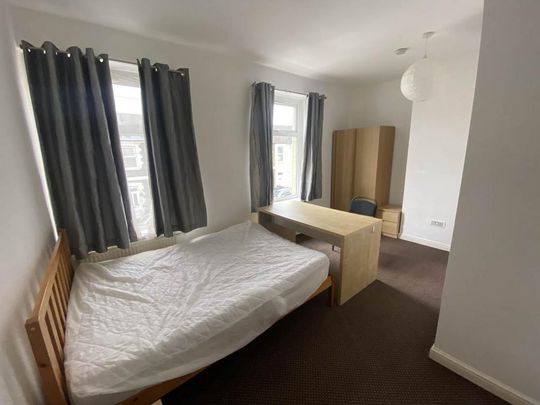 5 bedroom house to rent - Photo 1