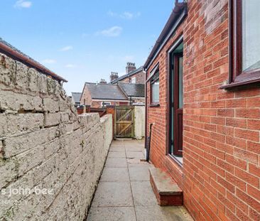 2 bedroom terraced house to rent - Photo 2