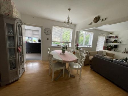 3 Bed Semi-Detached House, Rowditch Lane, SW11 - Photo 3