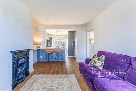 2 bedroom maisonette to rent Minchin Close, Leatherhead, Surrey, KT22 - Photo 2