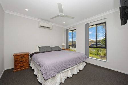 Fresh Modern Home in new quiet estate - Photo 2