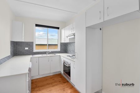 13 Oxford St, Cambridge Park NSW 2747 - House For Rent | Domain - Photo 5