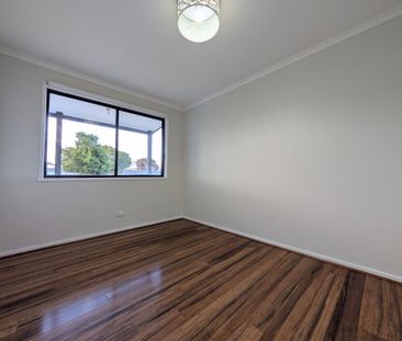 Spacious 3-Bedroom Home on Corner Block! - Photo 5