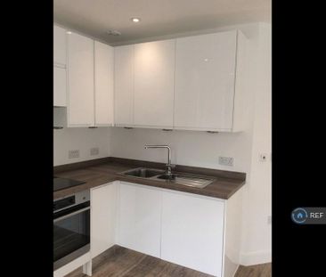 Studio to rent - Photo 6
