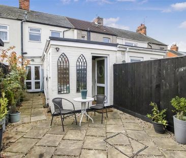 2 bedroom terraced house to rent - Photo 1