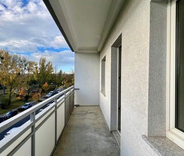 Aufgepasst: helle 3-Zimmerwohnung mit Balkon und Aufzug! - Photo 1