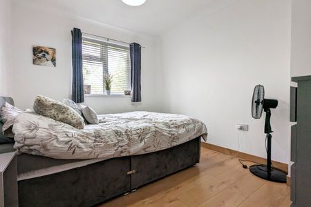 Pendre Crescent, Llanharan, PONTYCLUN - Photo 3