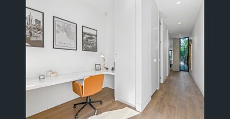 Style and Sustainability in South Yarra - FULLY FURNISHED - Photo 5