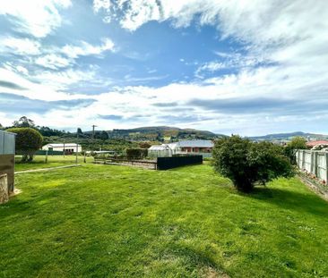 Three bedroom home - Periodic tenancy or short term - Photo 5