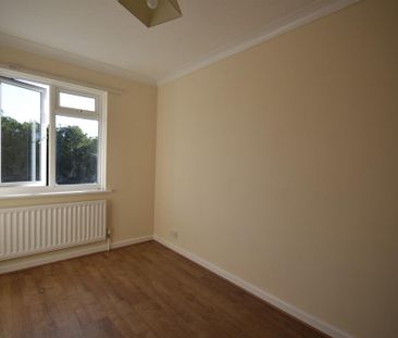 4 bedroom semi-detached house to rent - Photo 1