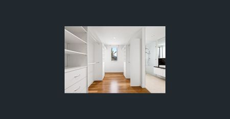 Stunning Family Residence With the Ultimate "Wow" Factor - Photo 2